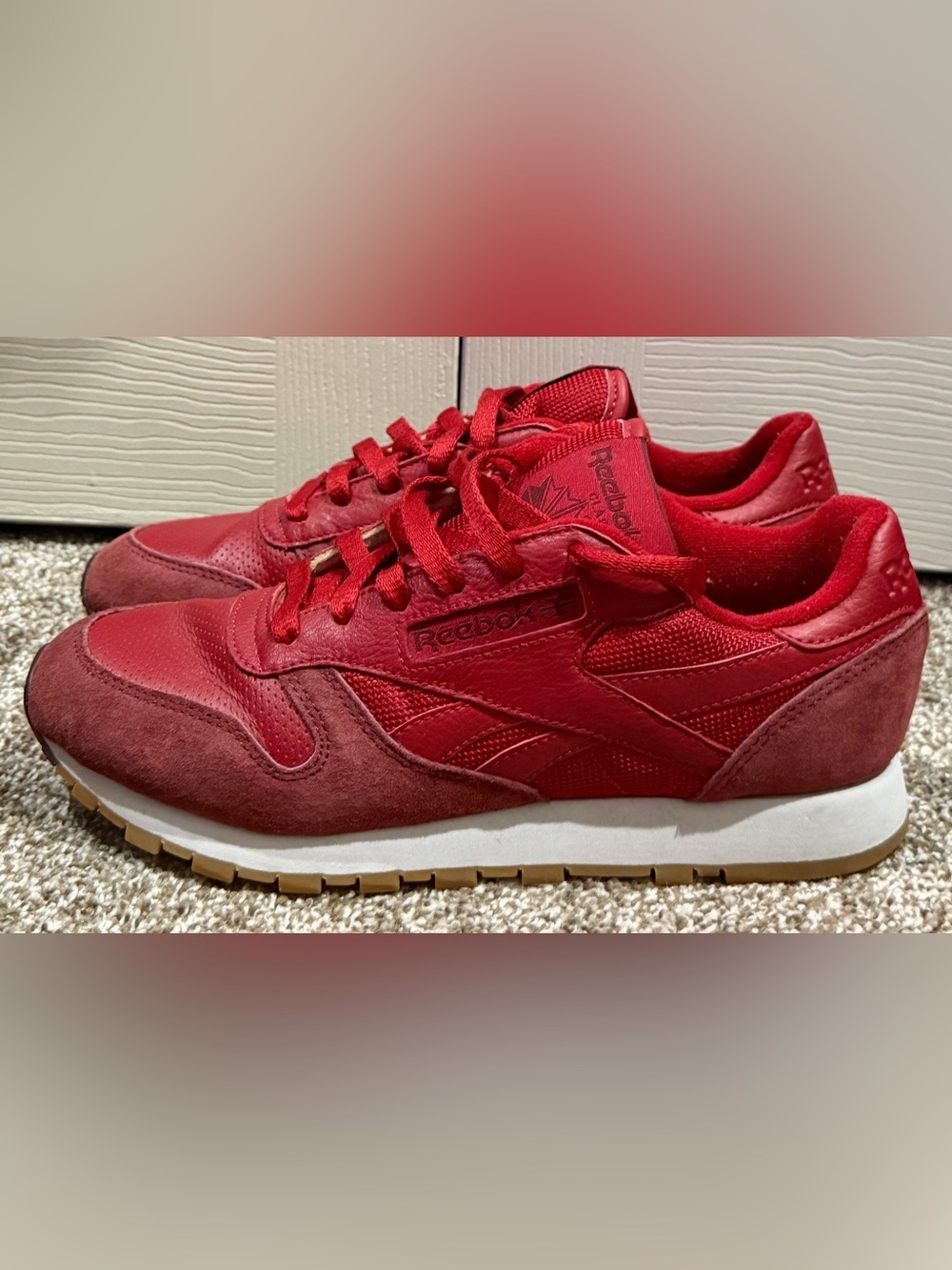 Reebok Women’s Classic Leather Low Vector Red Gum 2022 Sz 7.5